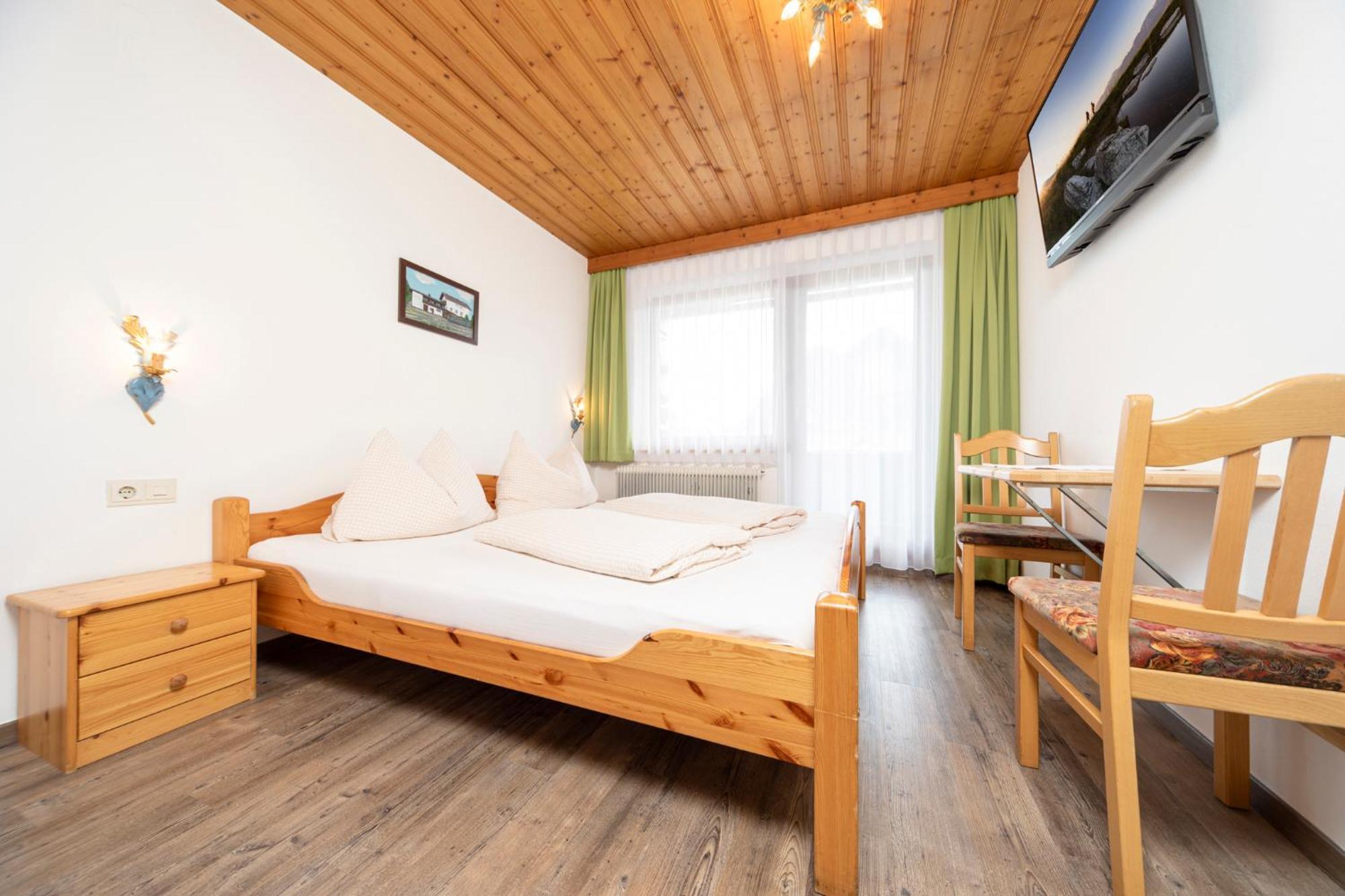 Gasthof Pension Knapp シュトラス・イム・ツィラータール 部屋 写真
